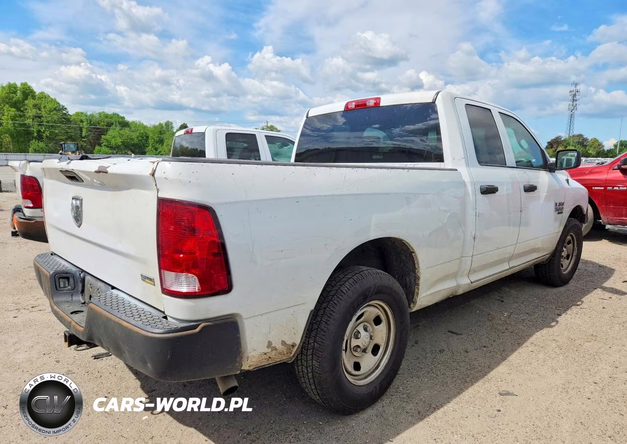 2019 Ram 1500 Classic Tradesman VIN:1C6RR6FG2KS603714 - 3