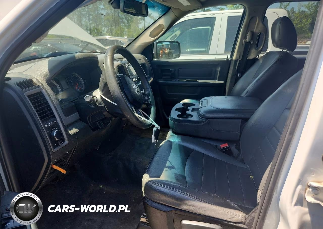 2019 Ram 1500 Classic Tradesman VIN:1C6RR6FG2KS603714 - 7