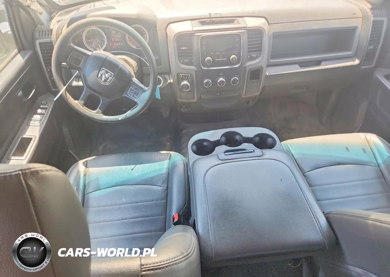 2019 Ram 1500 Classic Tradesman VIN:1C6RR6FG2KS603714 - 8