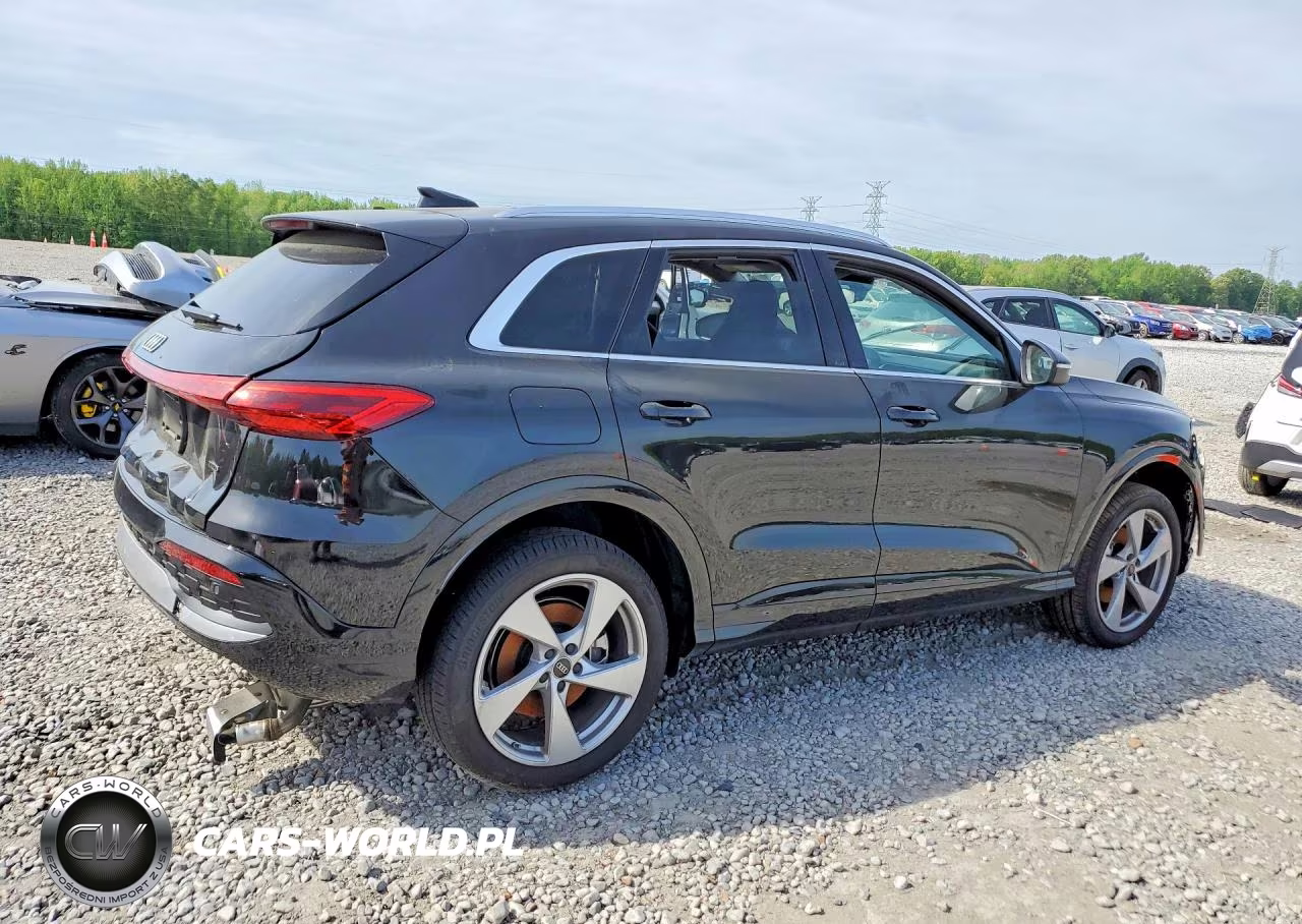 2025 Audi Q5 VIN:WA12AAGUXS2057683 - 3