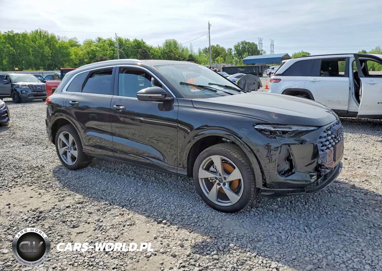 2025 Audi Q5 VIN:WA12AAGUXS2057683 - 4