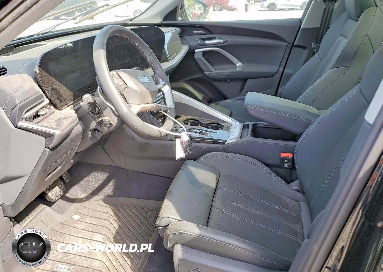 2025 Audi Q5 VIN:WA12AAGUXS2057683 - 7