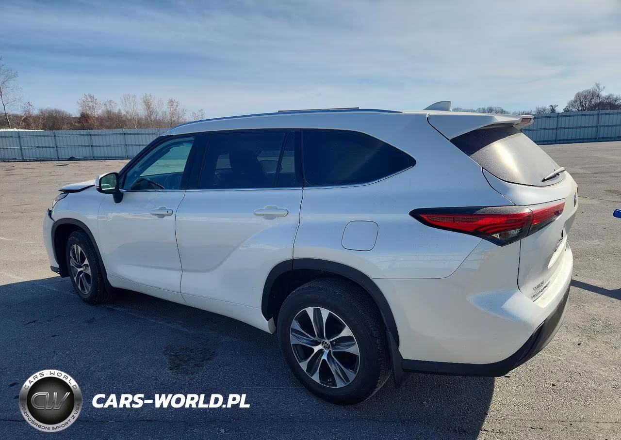 2021 Toyota Highlander Xle VIN:5TDGZRBH6MS130251 - 2