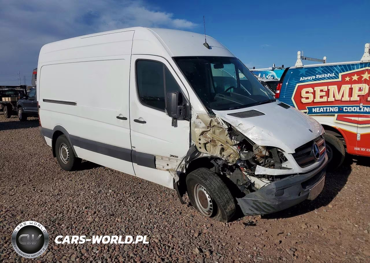 2013 Mercedes Benz Sprinter 2500 VIN:WD3PE7CCXD5745193 - 4