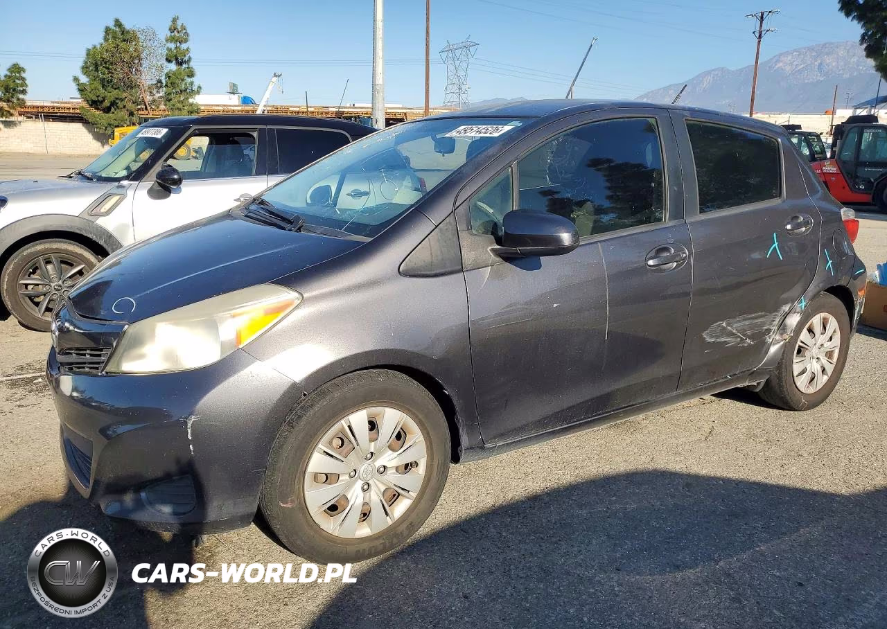 2013 Toyota Yaris 5-Door Le