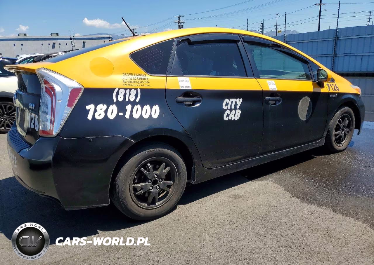 2015 Toyota Prius Two VIN:JTDKN3DU3F1916473 - 3