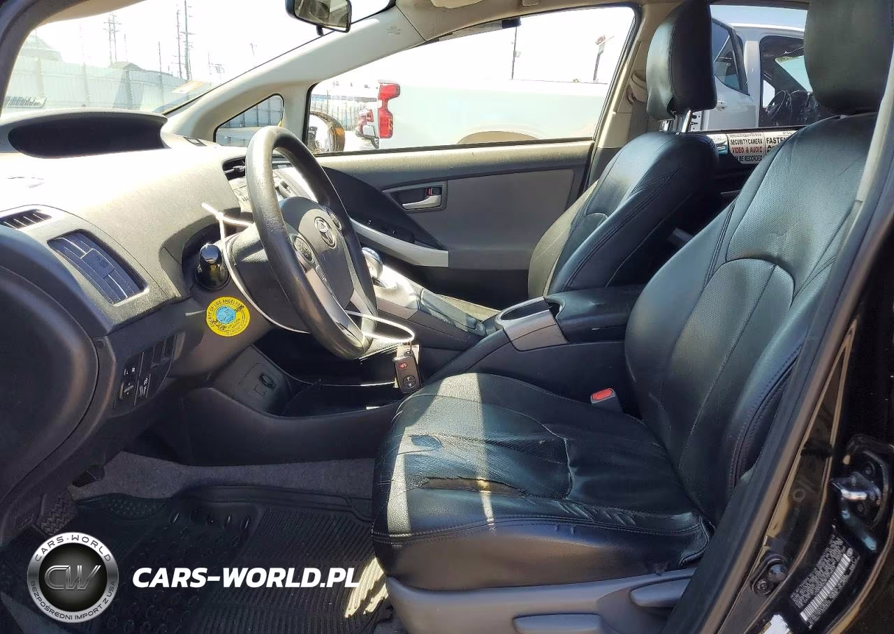 2015 Toyota Prius Two VIN:JTDKN3DU3F1916473 - 7