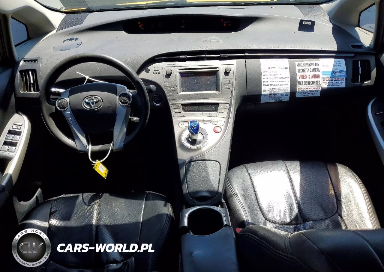 2015 Toyota Prius Two VIN:JTDKN3DU3F1916473 - 8