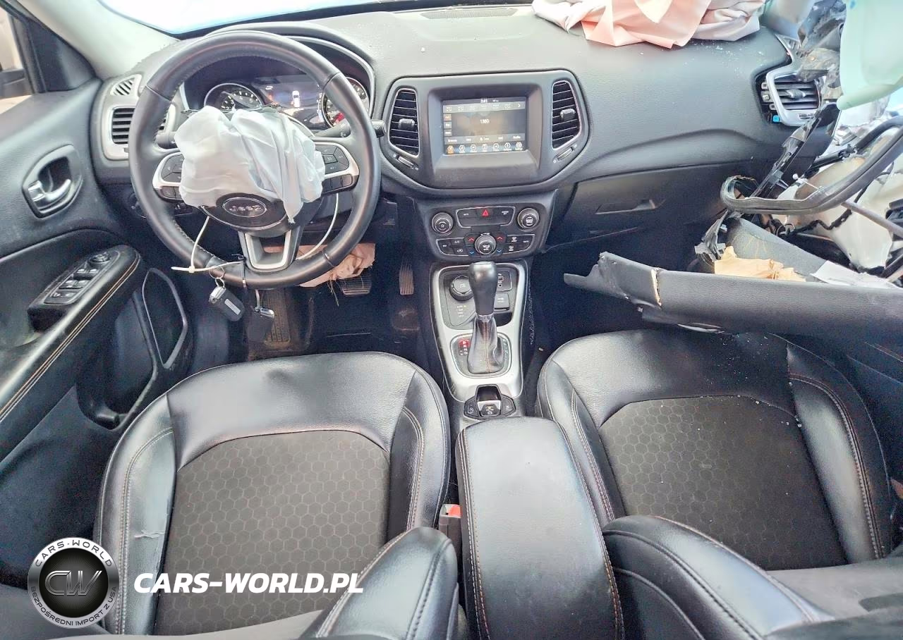 2018 Jeep Compass Latitude VIN:3C4NJDBB9JT259017 - 8