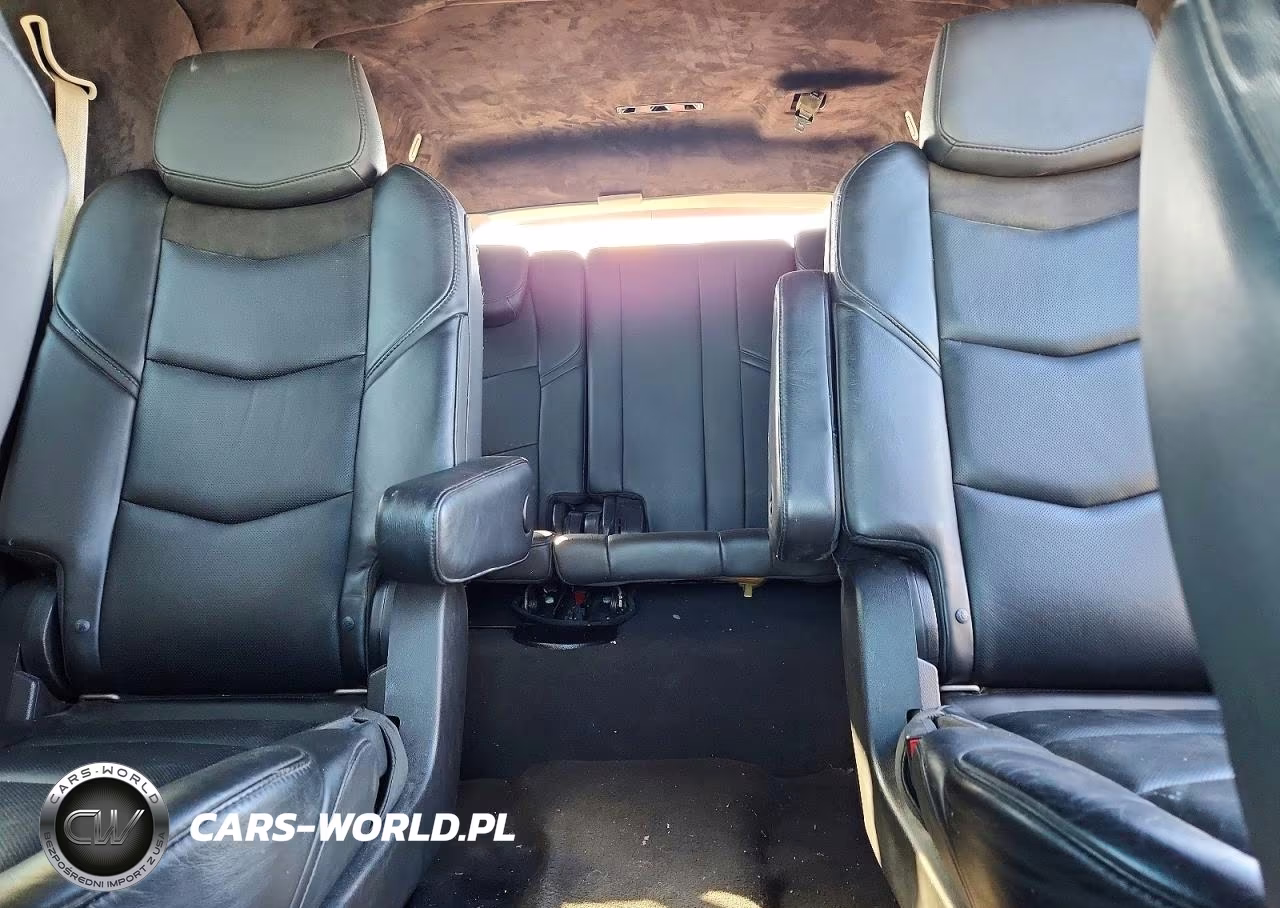 2018 Cadillac Escalade VIN:1GYS3HKJ3JR346846 - 10