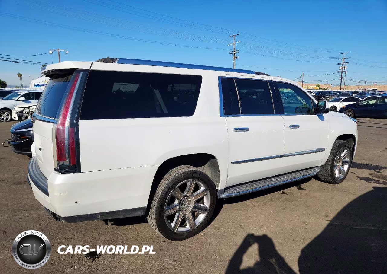 2018 Cadillac Escalade VIN:1GYS3HKJ3JR346846 - 3