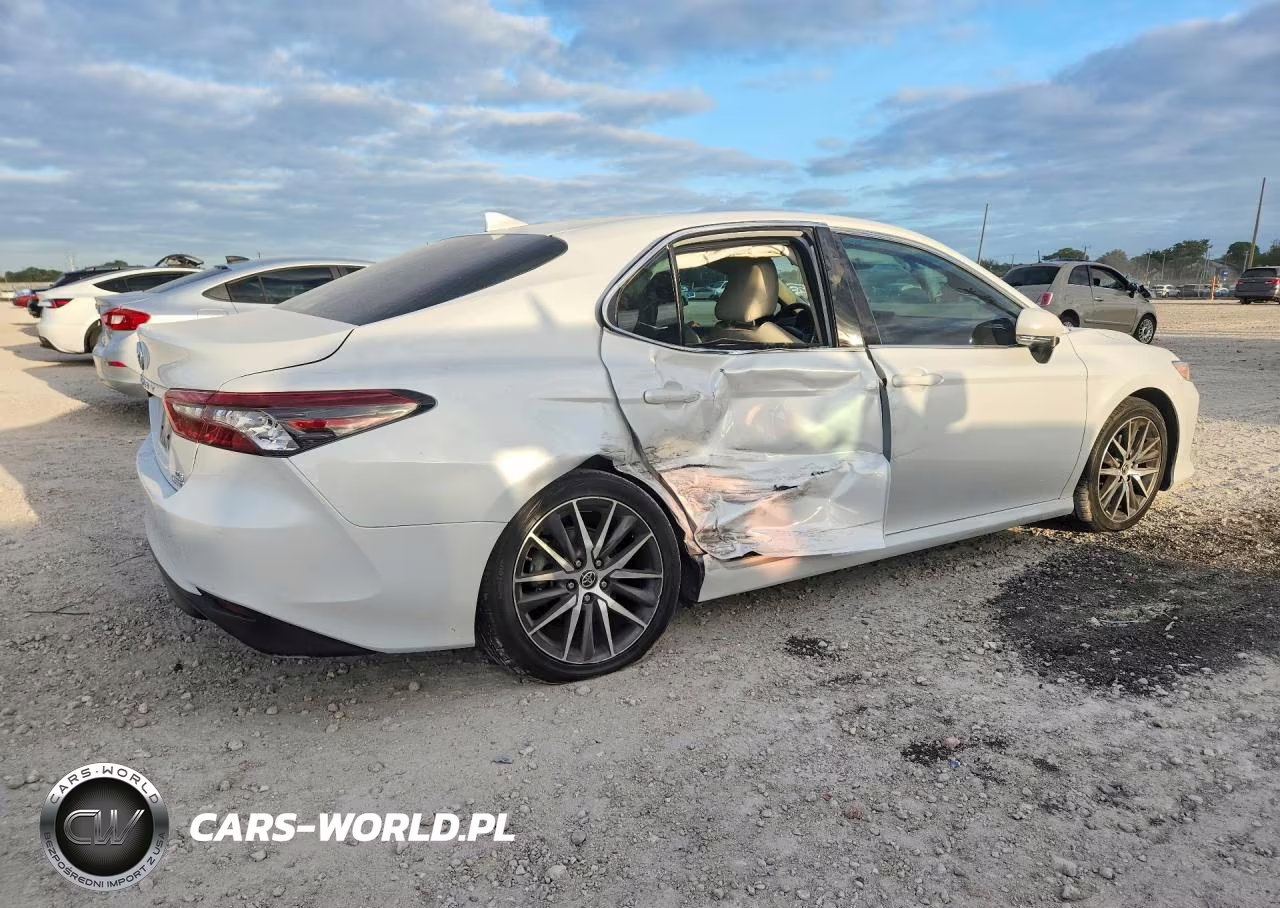 2022 Toyota Camry Xle VIN:4T1F31AK1NU570107 - 3