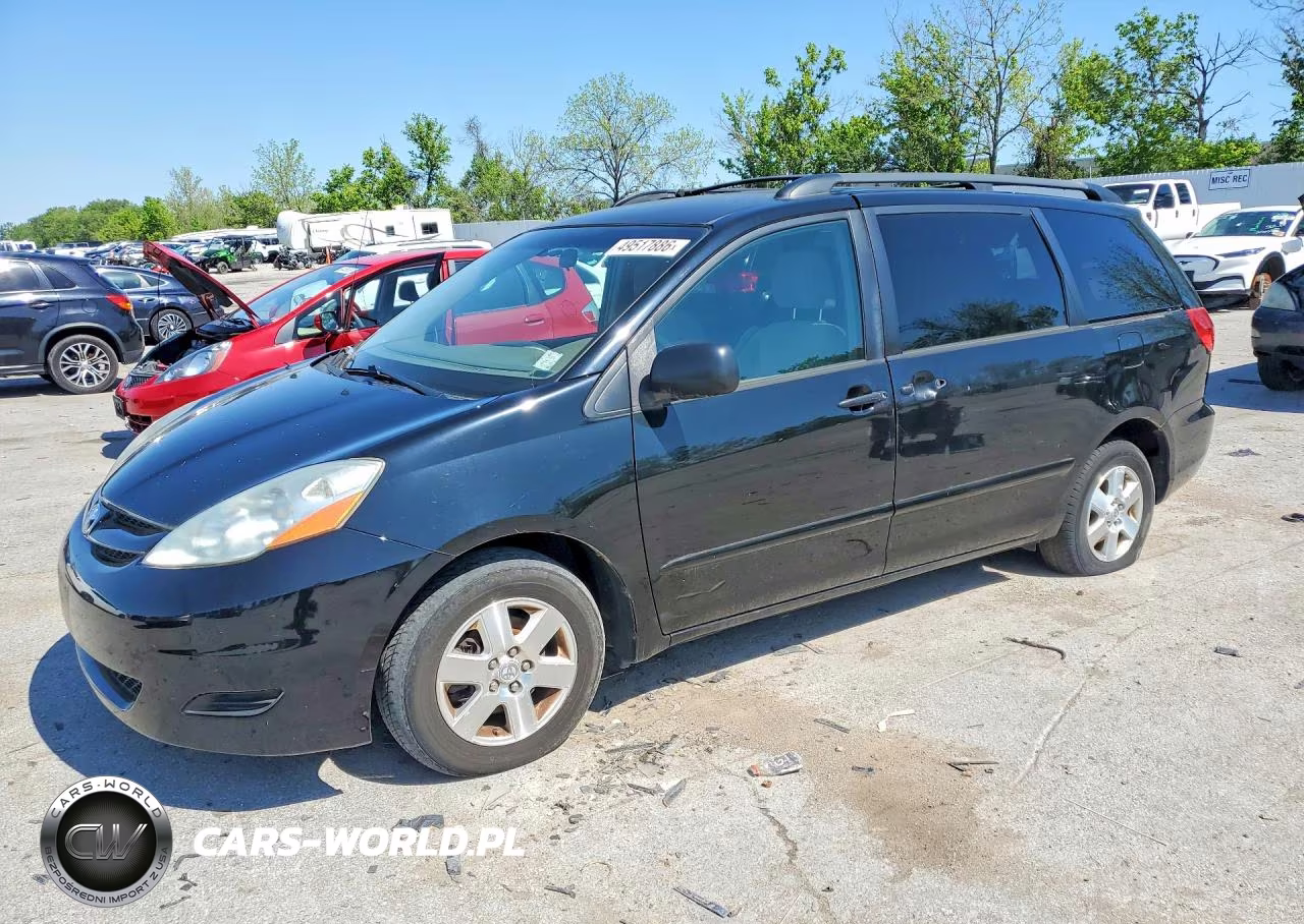 2010 Toyota Sienna Le 8-Passenger