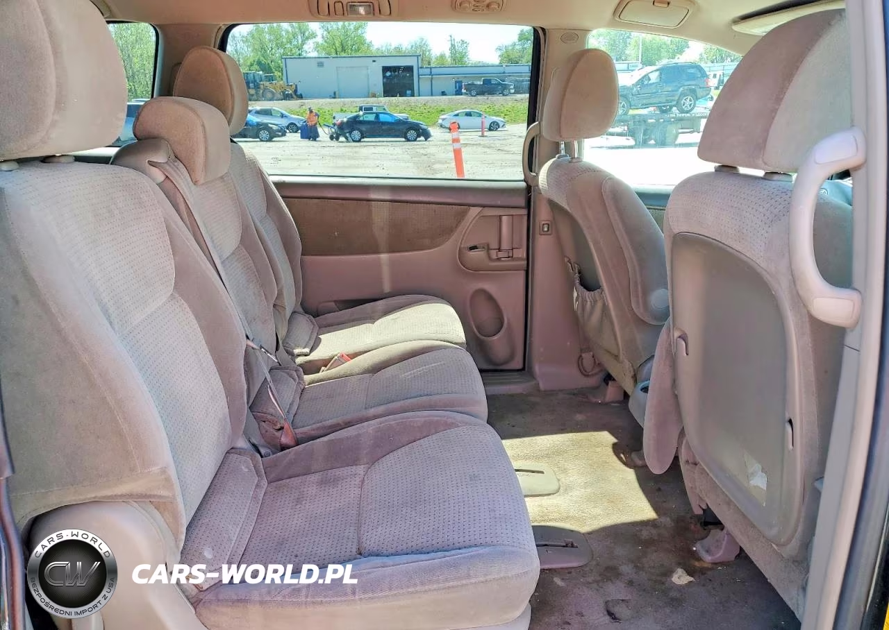 2010 Toyota Sienna Le 8-Passenger VIN:5TDKK4CC9AS306063 - 10