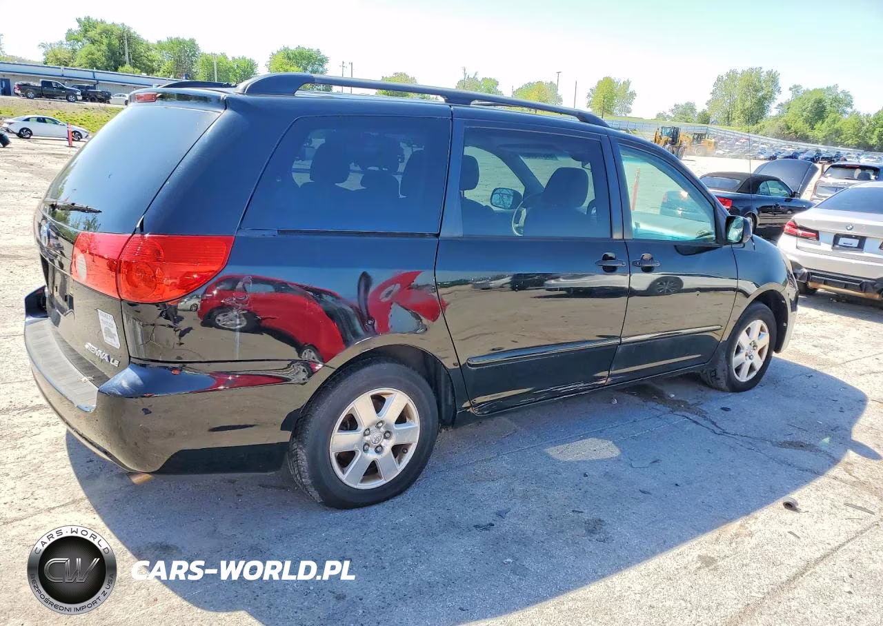 2010 Toyota Sienna Le 8-Passenger VIN:5TDKK4CC9AS306063 - 3