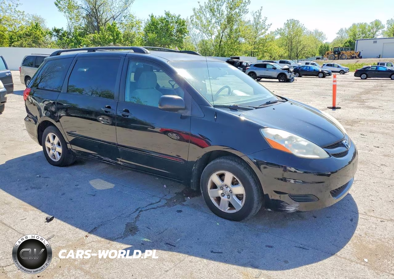 2010 Toyota Sienna Le 8-Passenger VIN:5TDKK4CC9AS306063 - 4