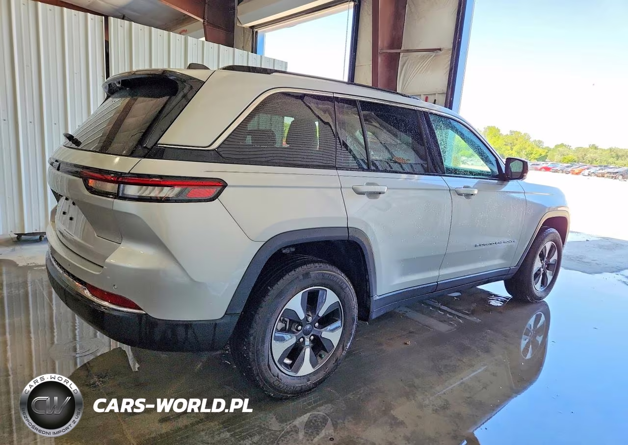 2023 Jeep Grand Cherokee Limited 4Xe VIN:1C4RJYB66PC664834 - 3