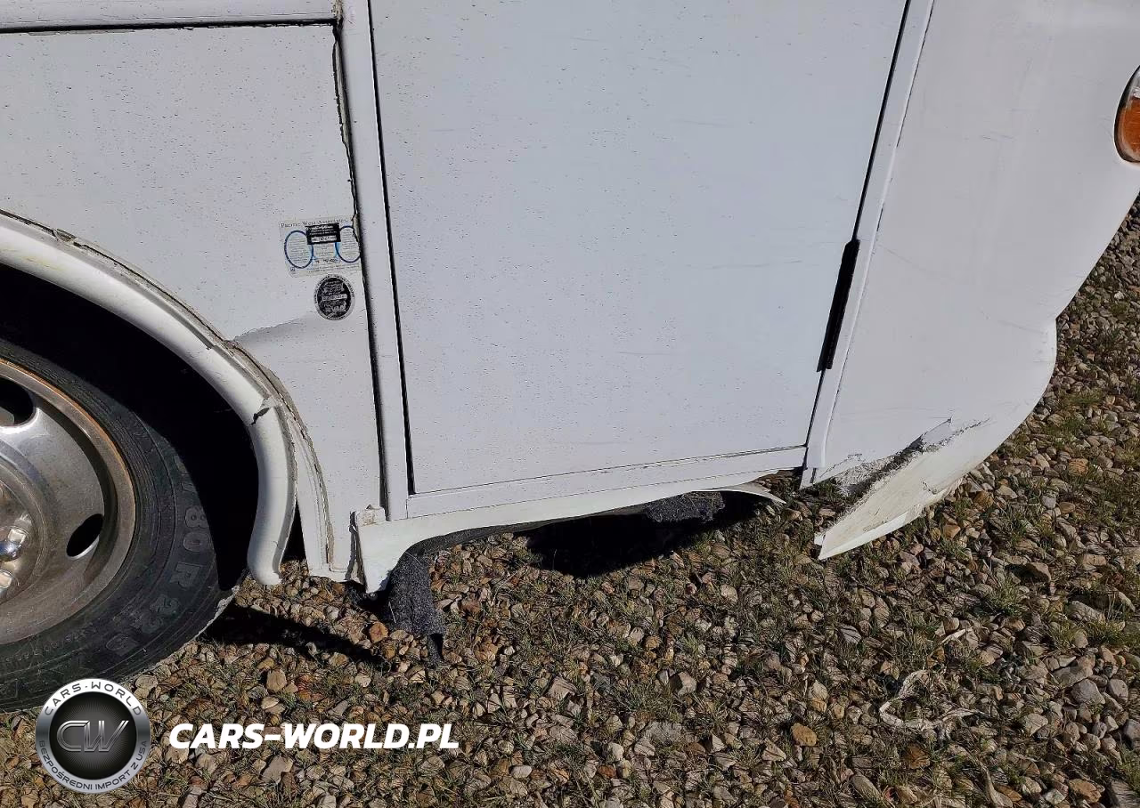 2004 Freightliner Chassis Rv VIN:4UZAAHAK24CM37398 - 9