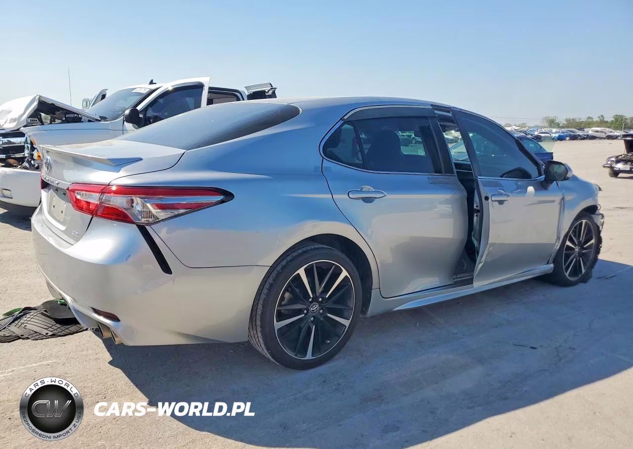 2018 Toyota Camry Se VIN:4T1B11HK5JU589683 - 3