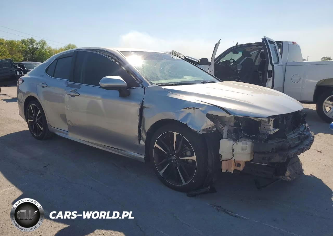 2018 Toyota Camry Se VIN:4T1B11HK5JU589683 - 4
