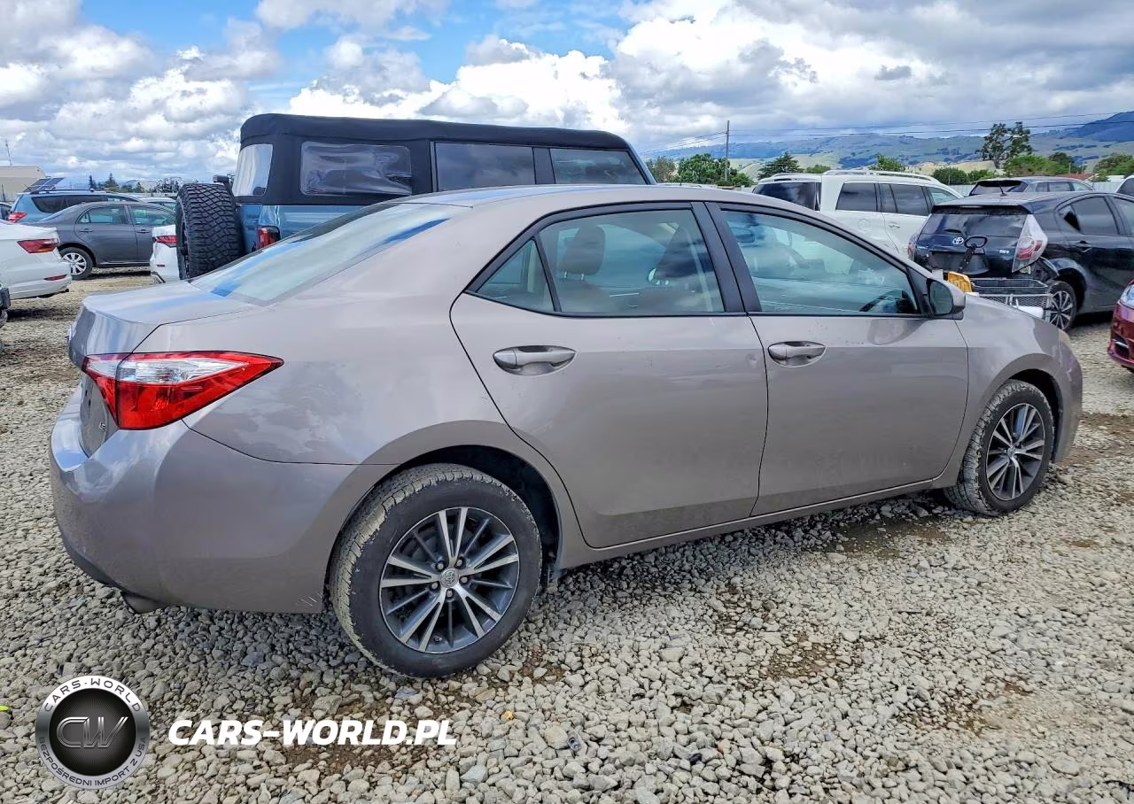 2016 Toyota Corolla Le Plus VIN:2T1BURHE2GC746158 - 3