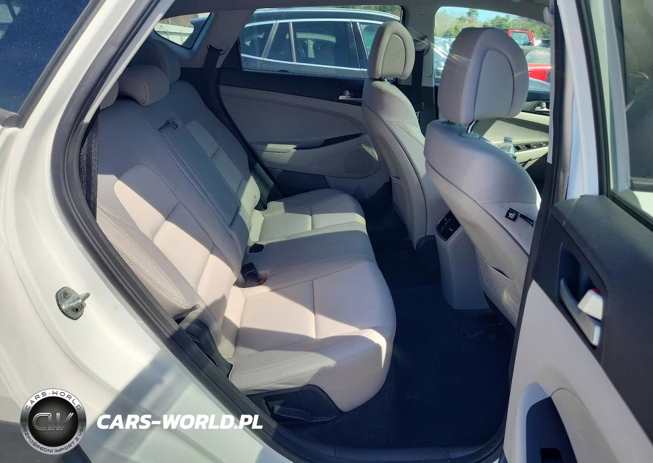 2018 Hyundai Tucson Value VIN:KM8J3CA27JU755665 - 11