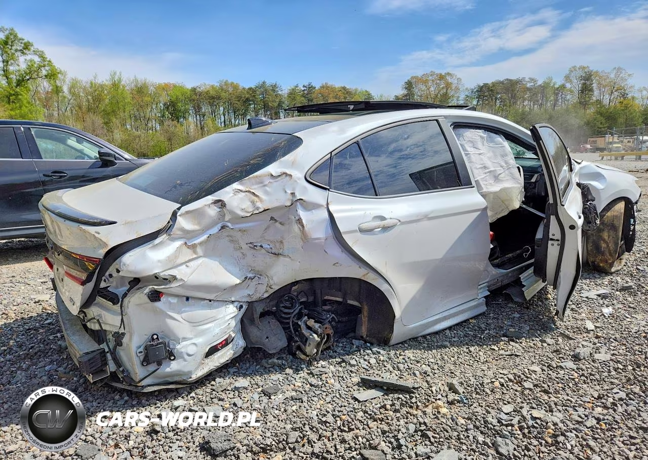 2025 Toyota Camry Xse VIN:4T1DAACK3SU525336 - 3