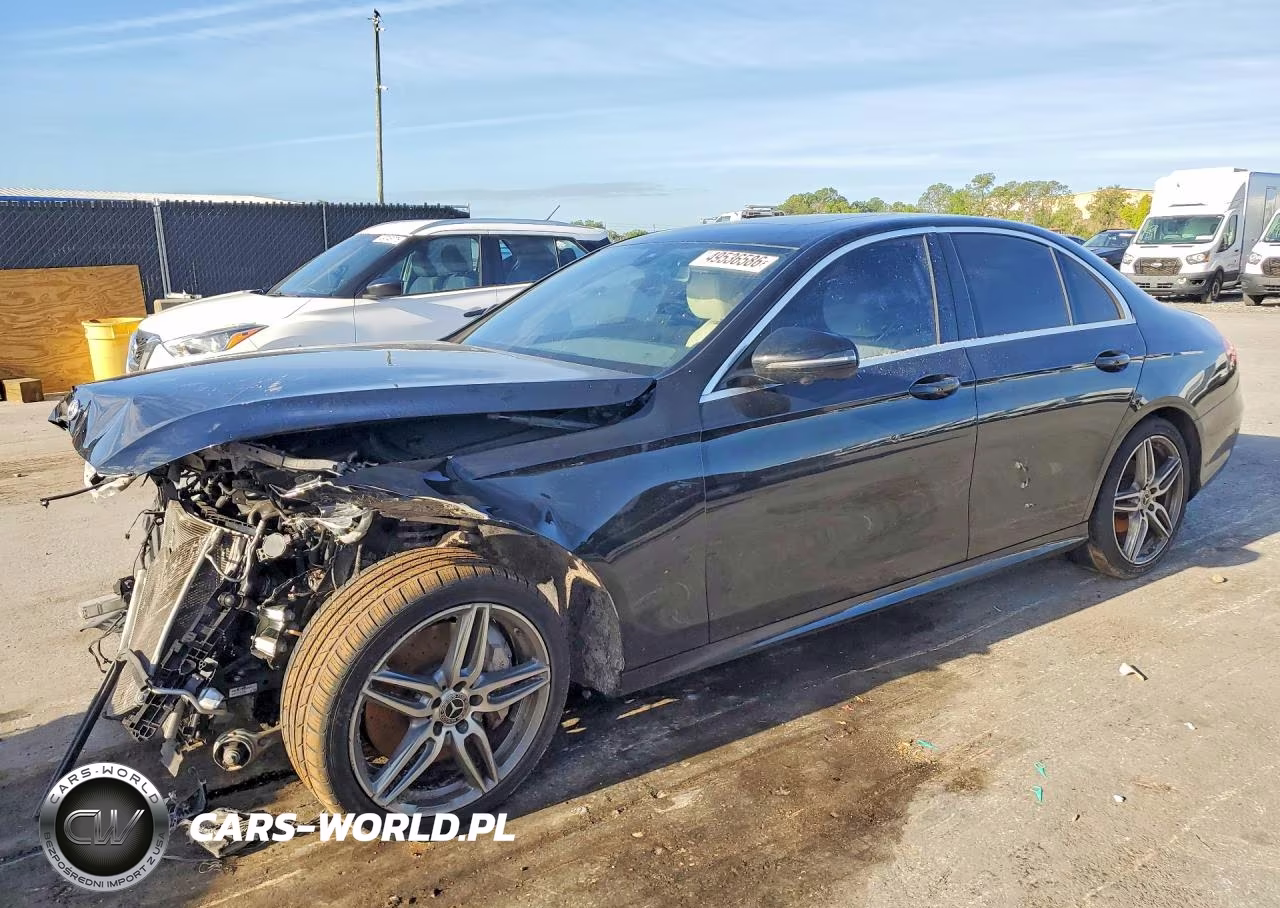 2019 Mercedes-Benz E 300 – zdjęcie 1 z 13