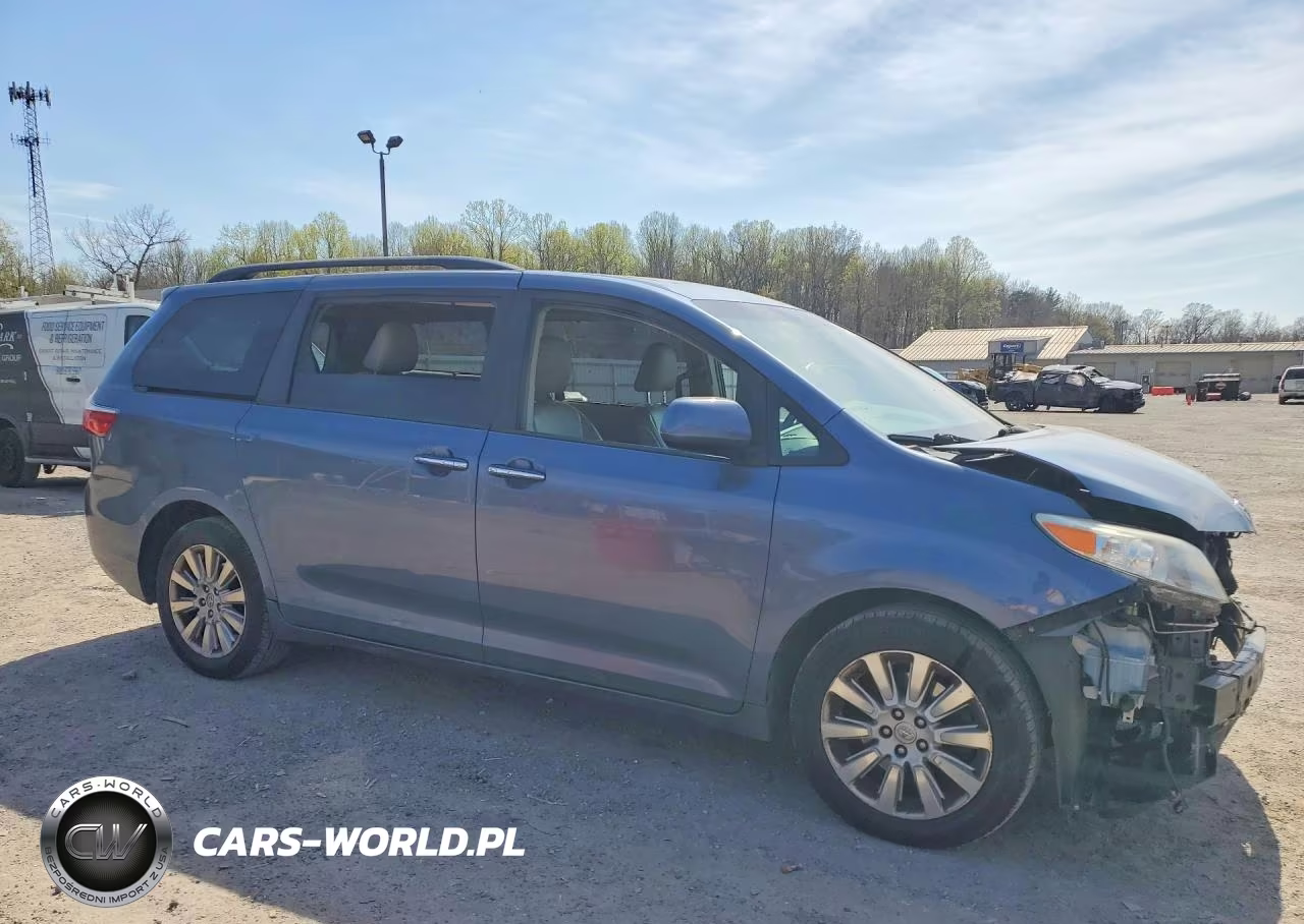 2015 Toyota Sienna VIN:5TDDK3DC8FS118272 - 4