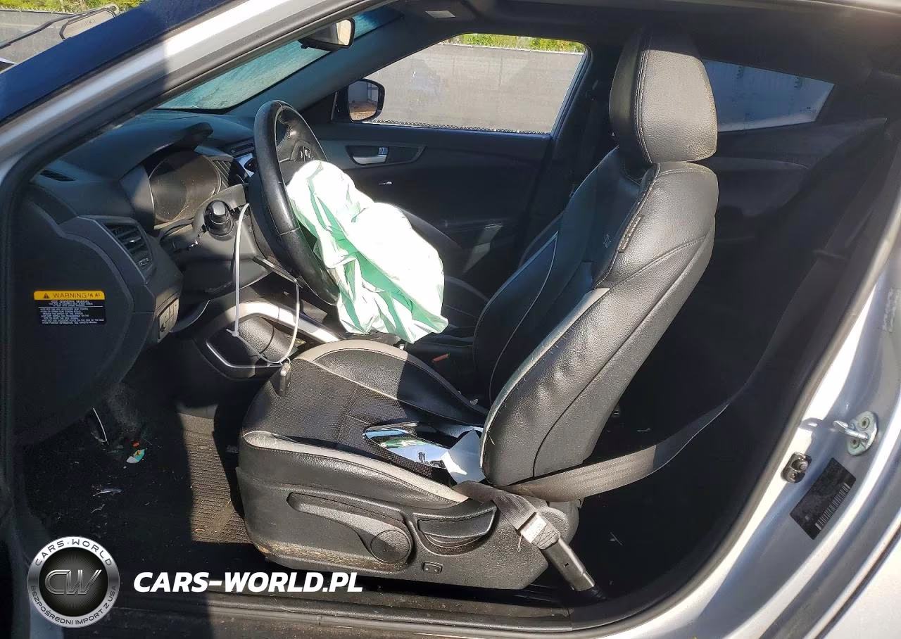 2015 Hyundai Veloster Turbo VIN:KMHTC6AE4FU240943 - 7