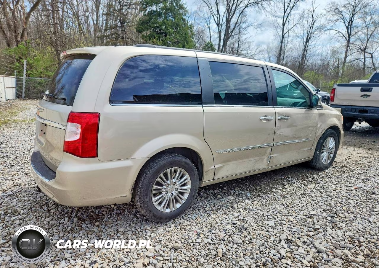 2015 Chrysler Town & Country Touring L VIN:2C4RC1CG0FR729711 - 3