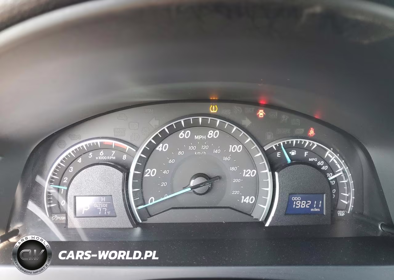 2012 Toyota Camry Xle VIN:4T4BF1FKXCR165896 - 9