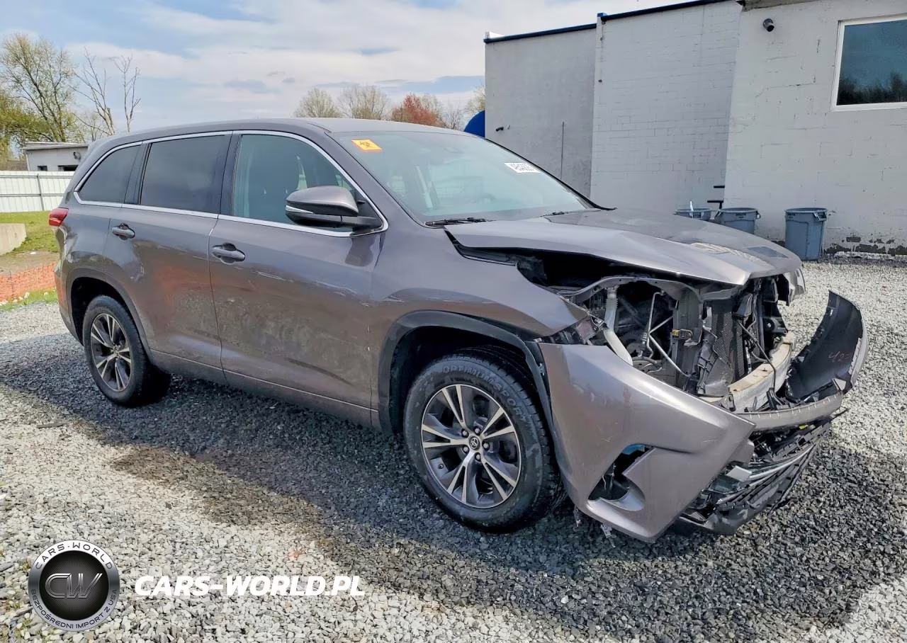 2017 Toyota Highlander Le VIN:5TDZARFH8HS024397 - 4