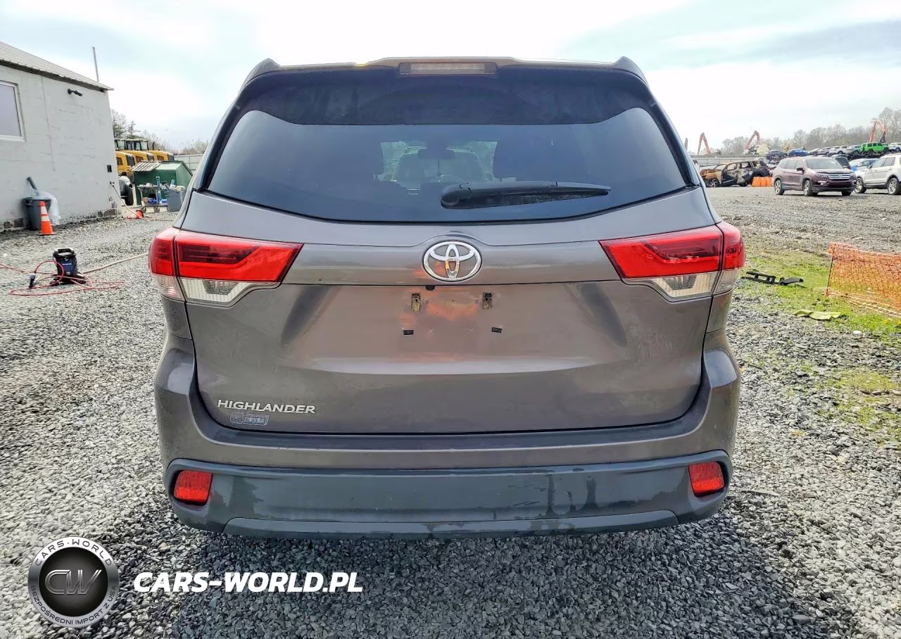 2017 Toyota Highlander Le VIN:5TDZARFH8HS024397 - 6