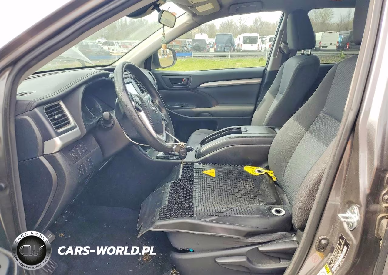 2017 Toyota Highlander Le VIN:5TDZARFH8HS024397 - 7