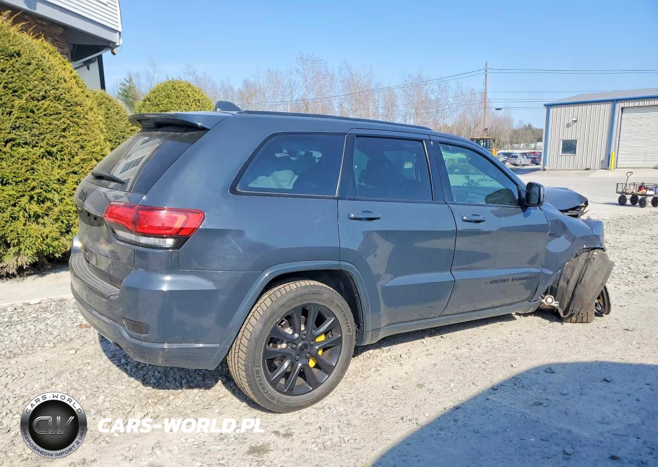 2017 Jeep Grand Cherokee Laredo VIN:1C4RJFAG8HC792380 - 3
