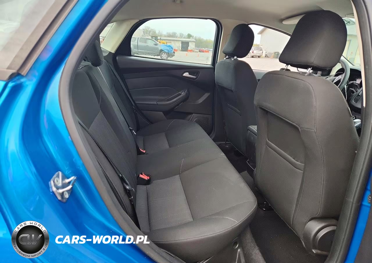 2015 Ford Focus Se VIN:1FADP3F21FL214077 - 10