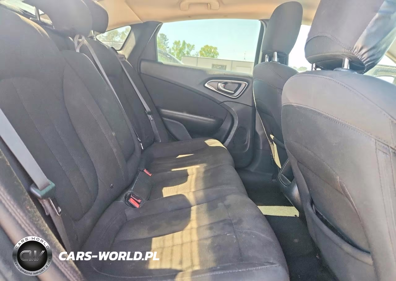 2015 Chrysler 200 Limited VIN:1C3CCCAB6FN726015 - 10