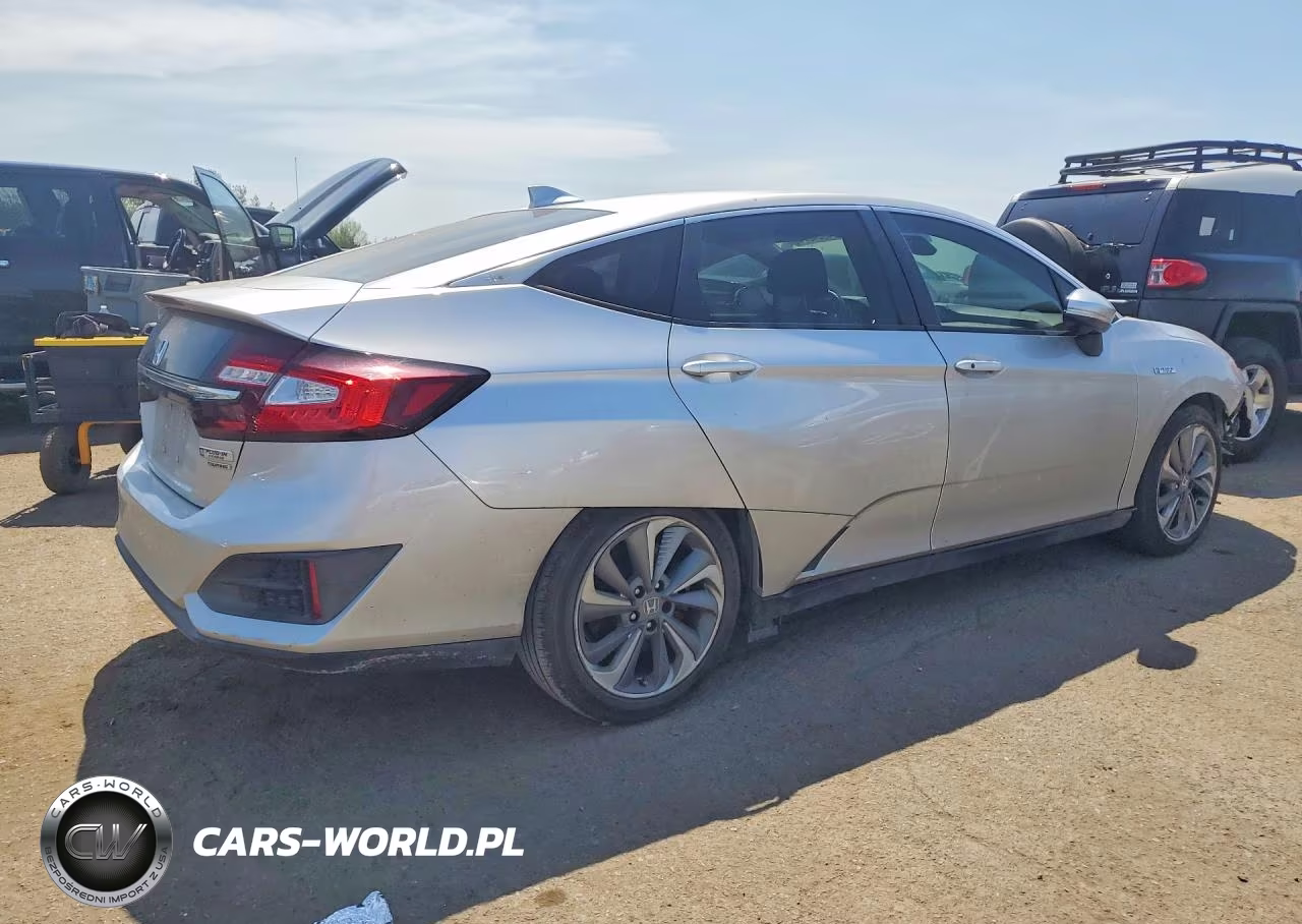 2018 Honda Clarity Touring VIN:JHMZC5F3XJC008165 - 3