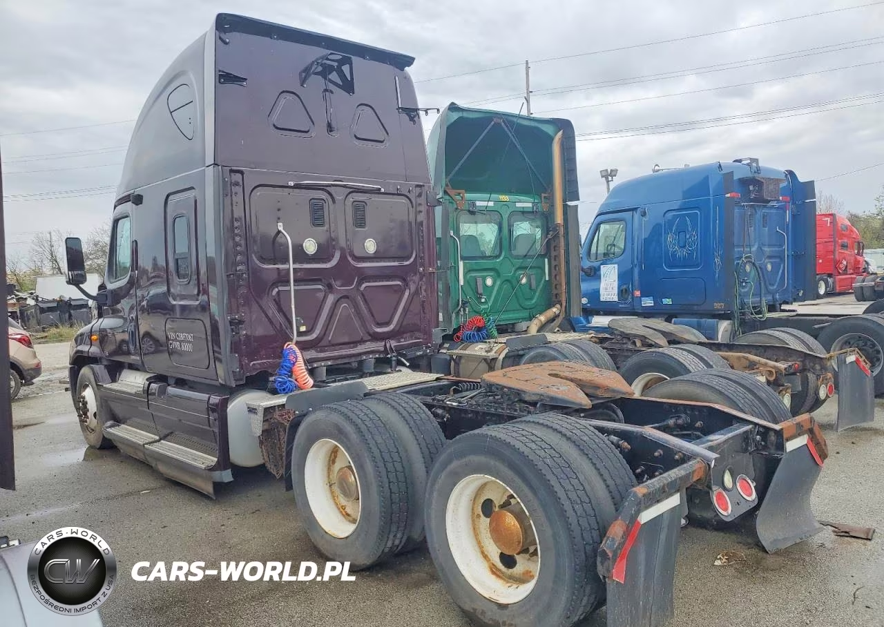 2012 Freightliner Cascadia Semi Truck VIN:1FUJGLDR0CSBF7067 - 3