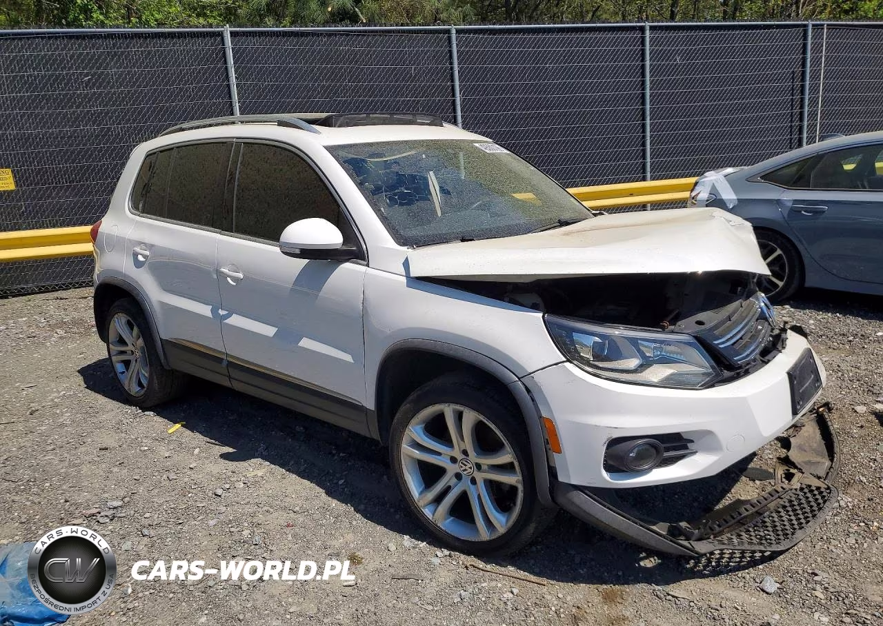 2012 Volkswagen Tiguan VIN:WVGAV7AX9CW002286 - 4