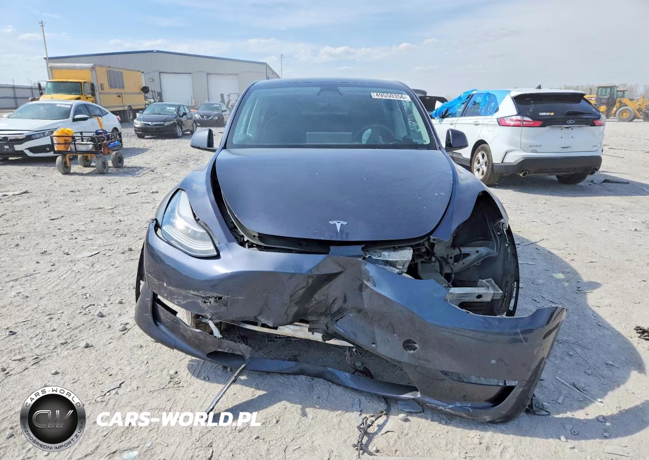 2022 Tesla Model Y VIN:7SAYGDEE2NF574931 - 5