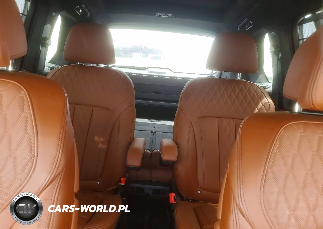 2025 BMW X7 M60I VIN:5UX33EM02S9X77515 - 10