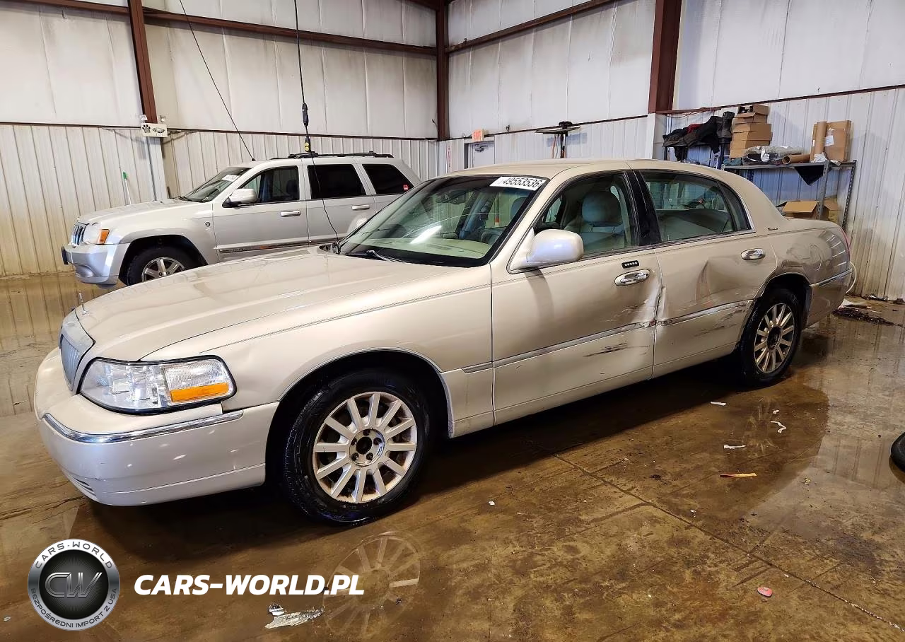 2006 Lincoln Town Car Signature