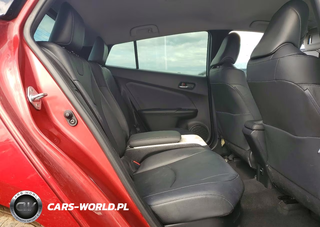 2017 Toyota Prius Prime Advanced VIN:JTDKARFP8H3023552 - 10