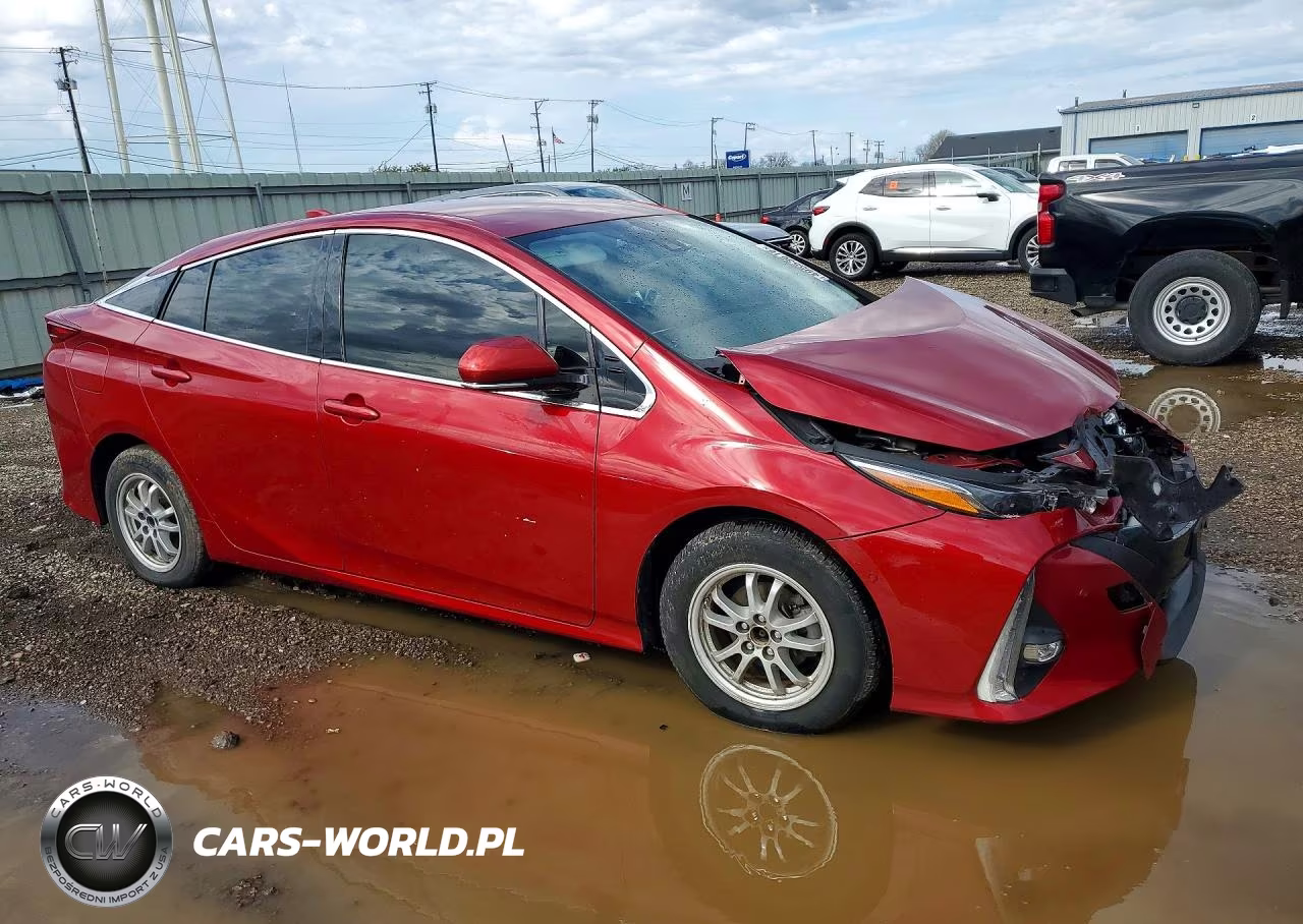 2017 Toyota Prius Prime Advanced VIN:JTDKARFP8H3023552 - 4