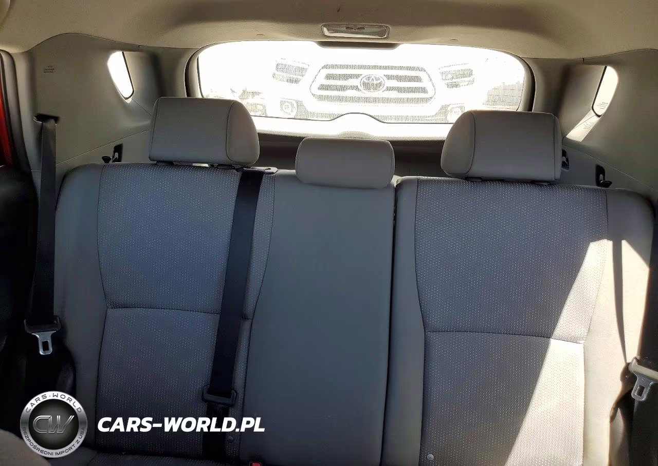 2010 Toyota Matrix Base VIN:2T1KU4EE9AC471810 - 10
