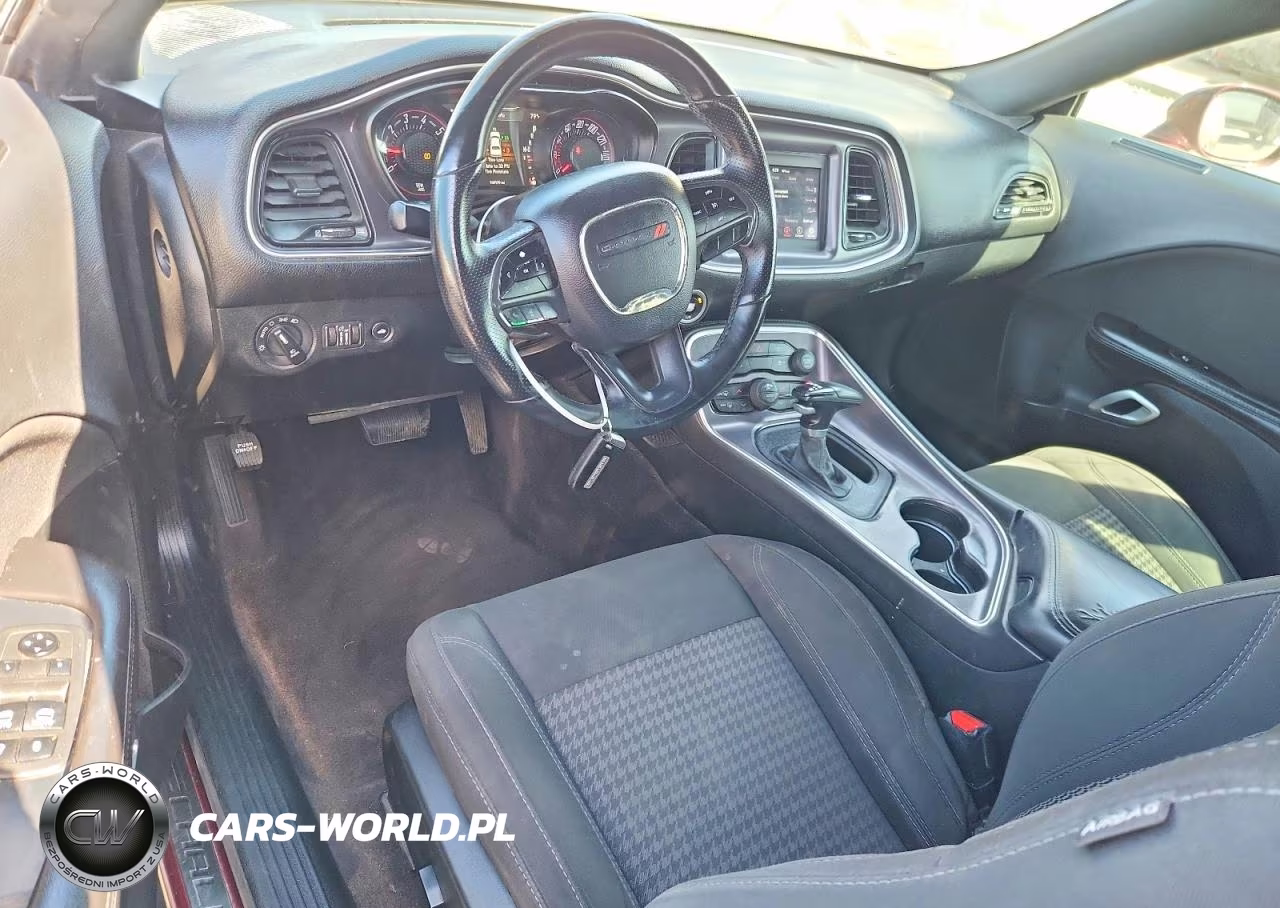 2018 Dodge Challenger Sxt VIN:2C3CDZAGXJH280366 - 8
