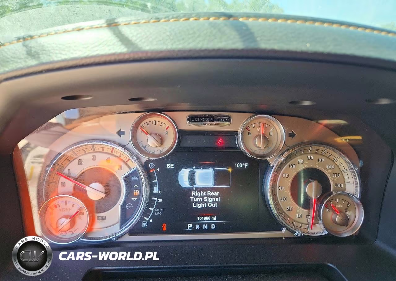 2018 Ram 2500 Longhorn VIN:3C6UR5PL6JG351939 - 9