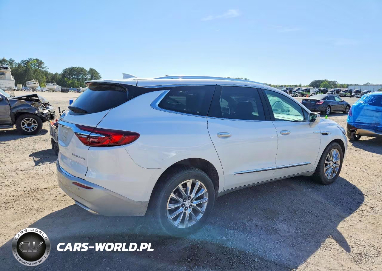 2018 Buick Enclave Premium VIN:5GAERCKW2JJ133743 - 3